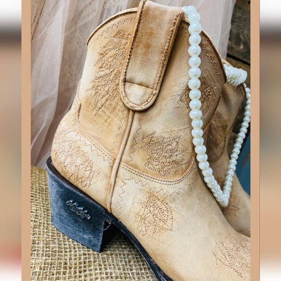 New $180 Miss Macie Going Home Ankle Boots Booties 9.5 M Tan Brown Cowboy!!! - Picture 2 of 11